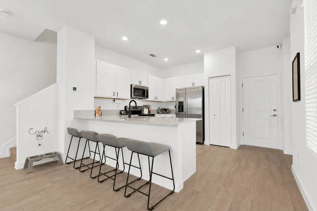 4246 Lagoon Shore Drive Greenacres FL 33467