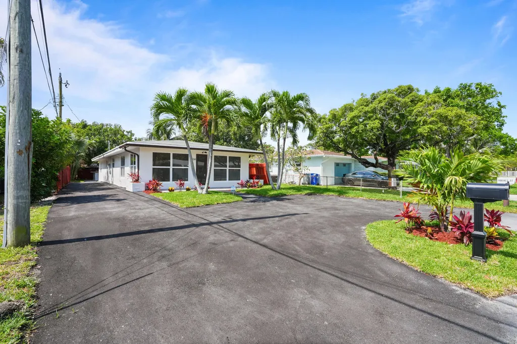 1404 NE 2nd Street Pompano Beach FL 33060