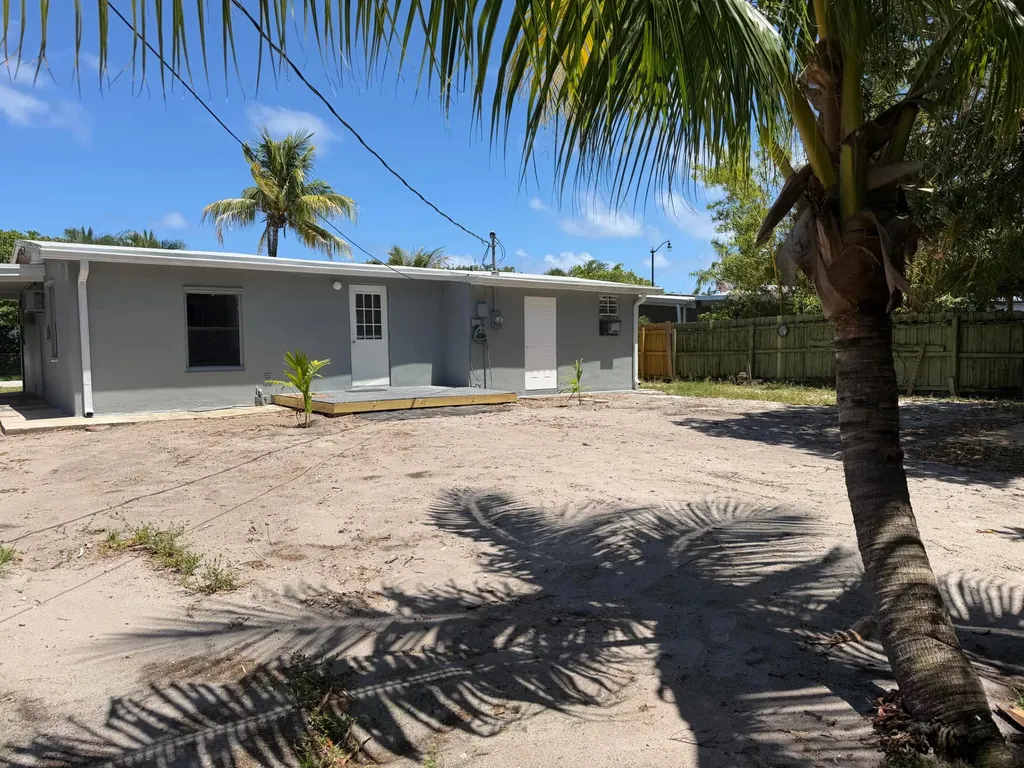5233 NE 20th Terrace Pompano Beach FL 33064