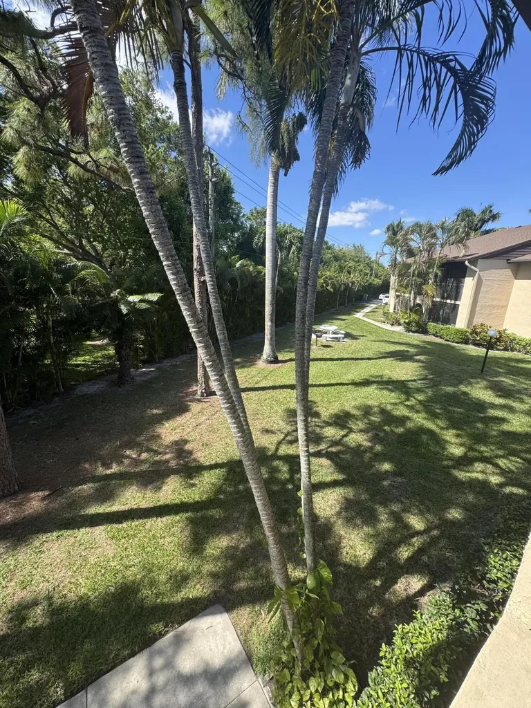 435 Pine Glen Lane Greenacres FL 33463
