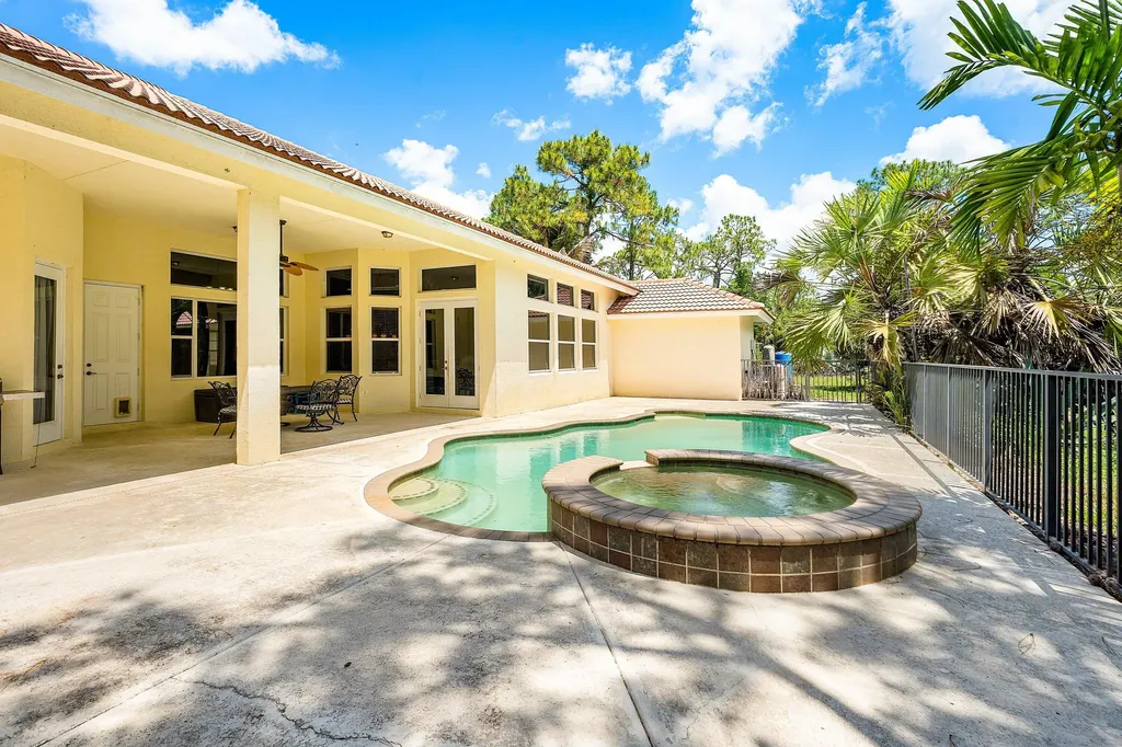 4956 200th Trail N Loxahatchee FL 33470