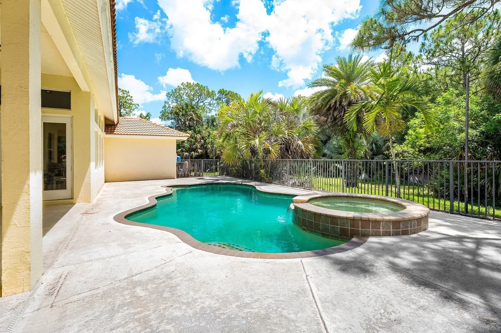 4956 200th Trail N Loxahatchee FL 33470