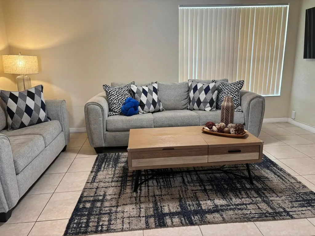 1064 Carolina Avenue Fort Lauderdale FL 33312