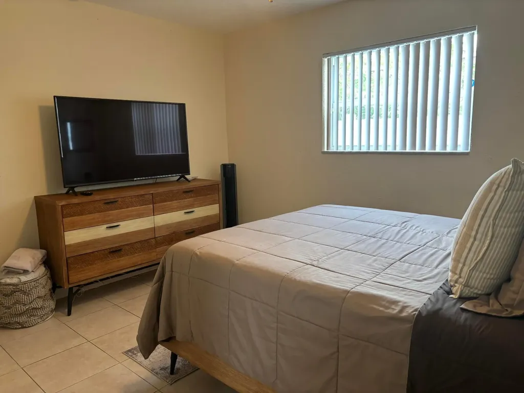 1064 Carolina Avenue Fort Lauderdale FL 33312