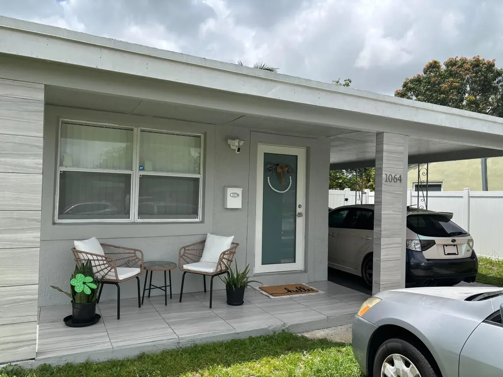 1064 Carolina Avenue Fort Lauderdale FL 33312