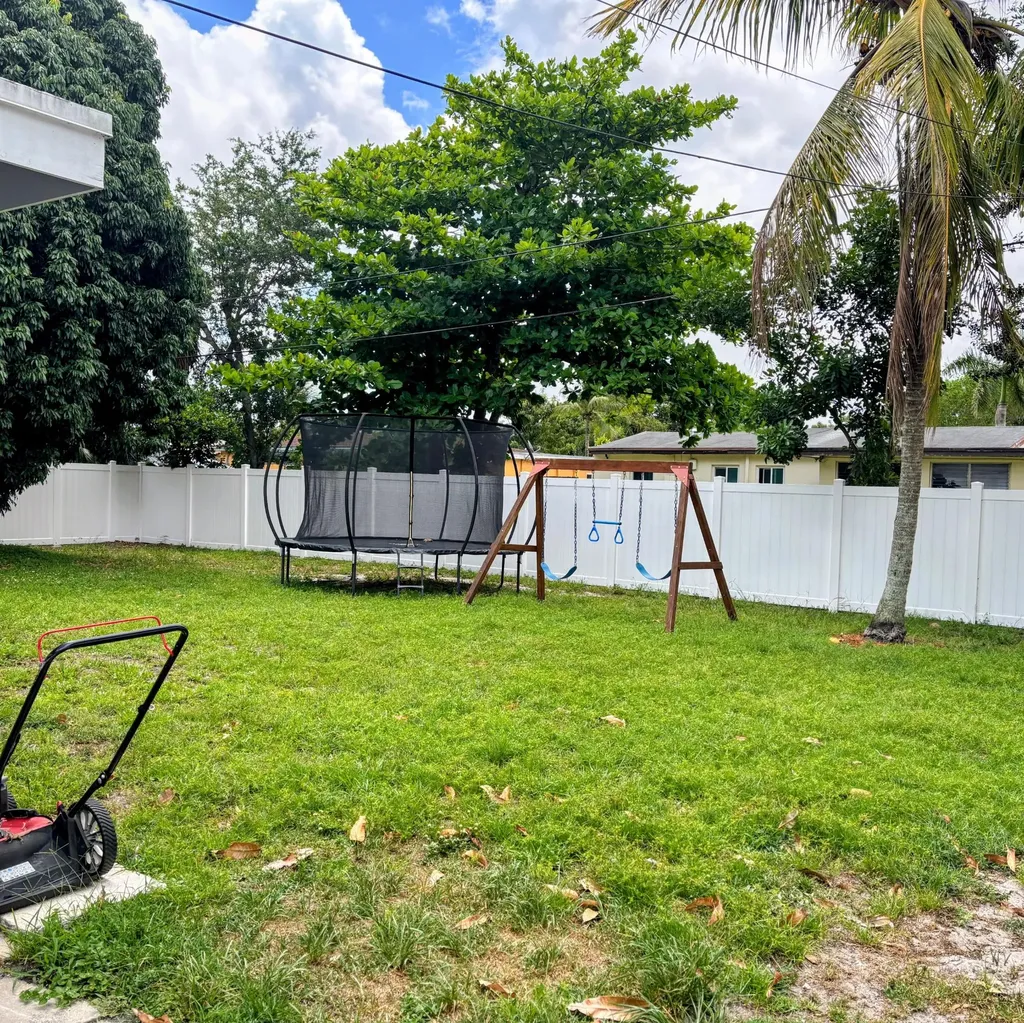 1064 Carolina Avenue Fort Lauderdale FL 33312