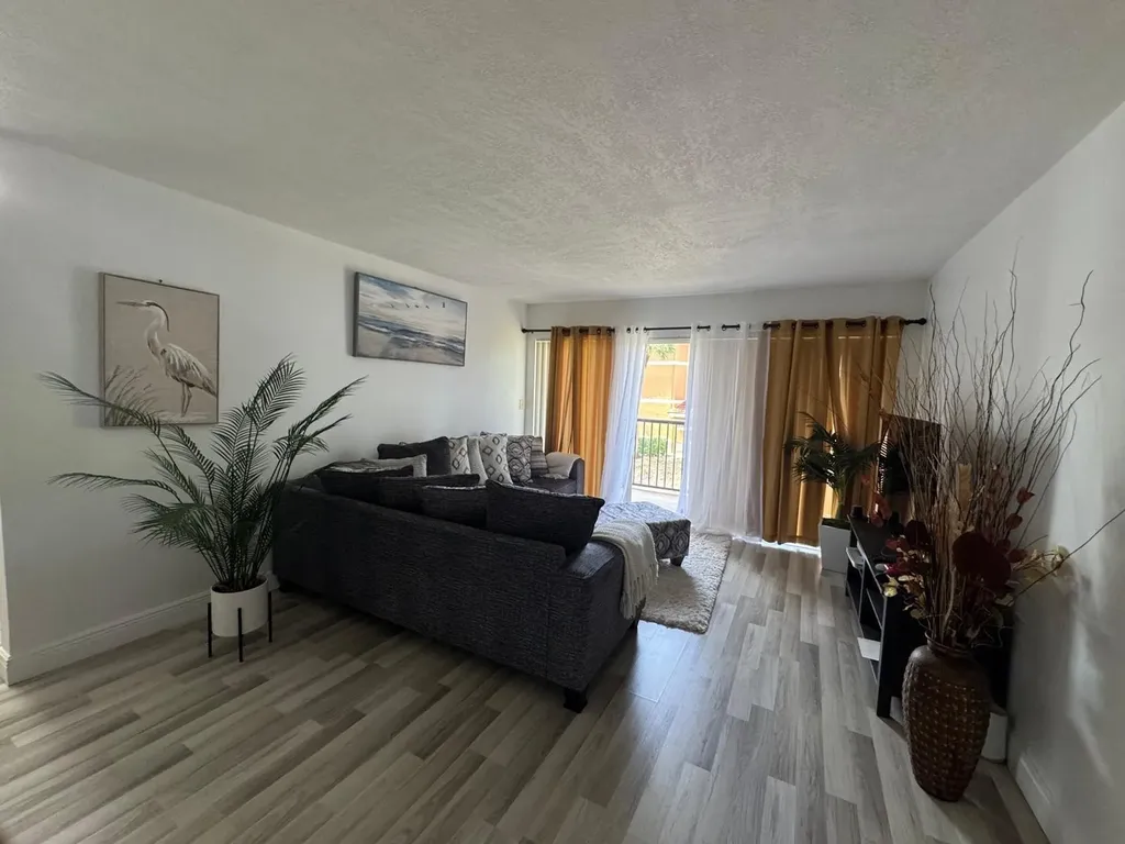 8955 Wiles Road Coral Springs FL 33067