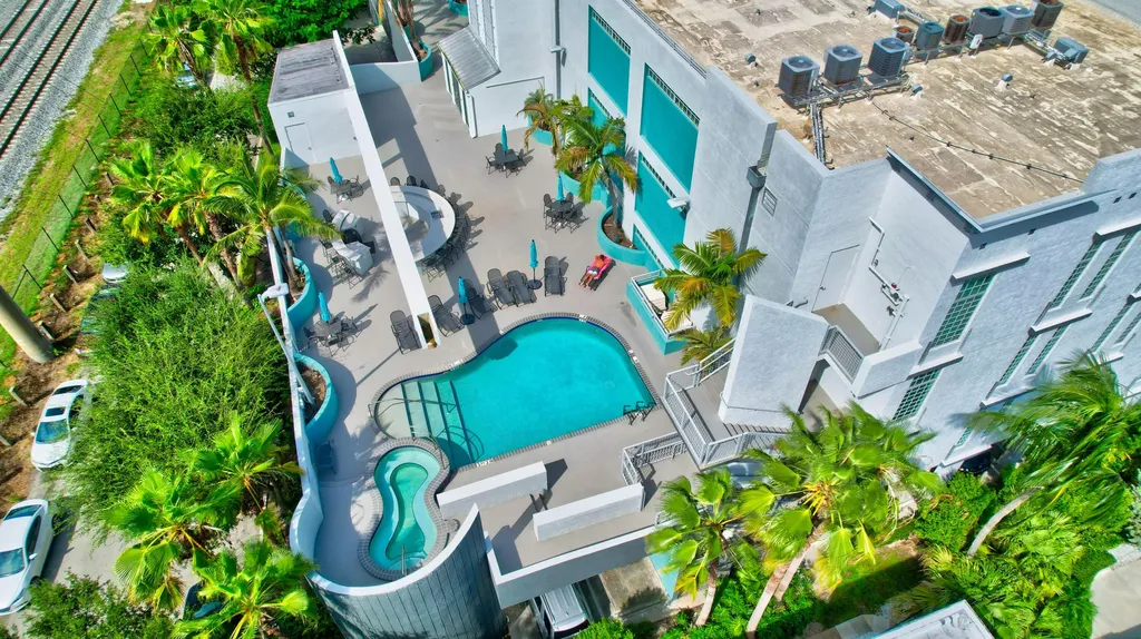 185 NE 4th Avenue Delray Beach FL 33483