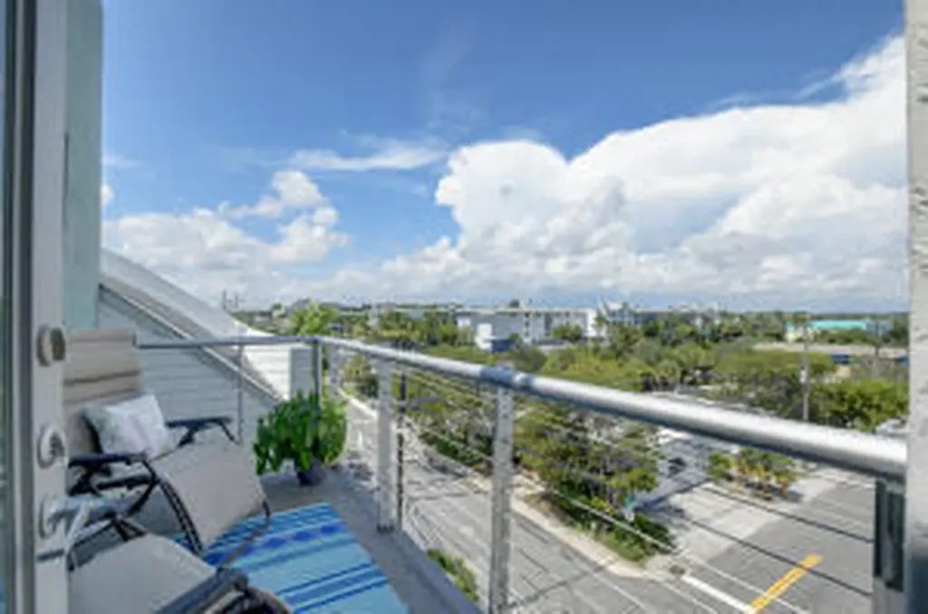 185 NE 4th Avenue Delray Beach FL 33483