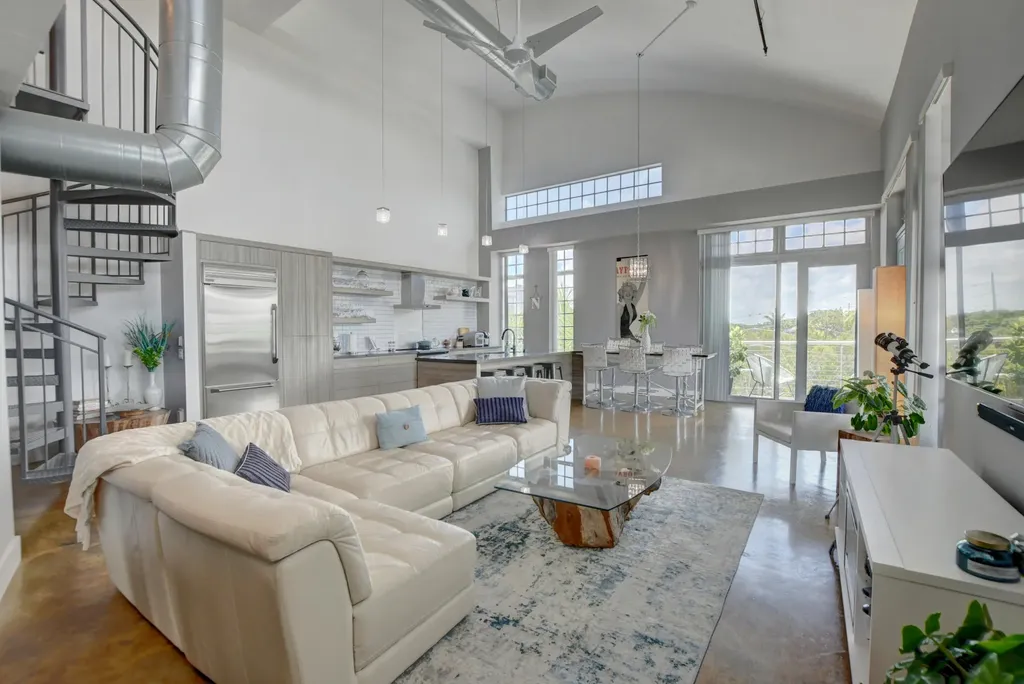 185 NE 4th Avenue Delray Beach FL 33483
