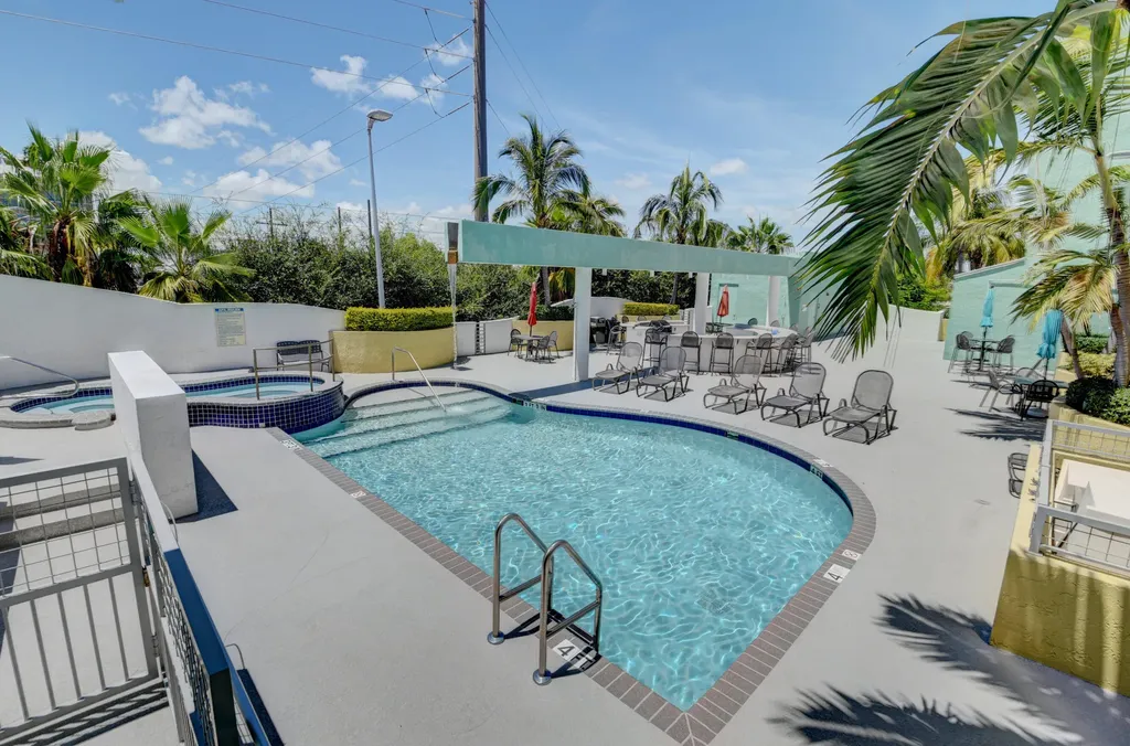 185 NE 4th Avenue Delray Beach FL 33483