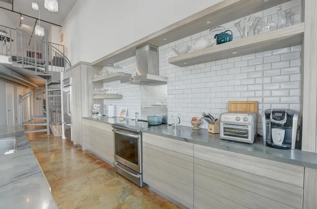 185 NE 4th Avenue Delray Beach FL 33483