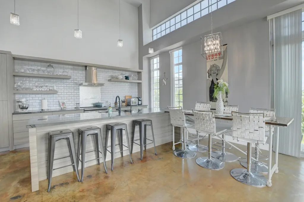 185 NE 4th Avenue Delray Beach FL 33483