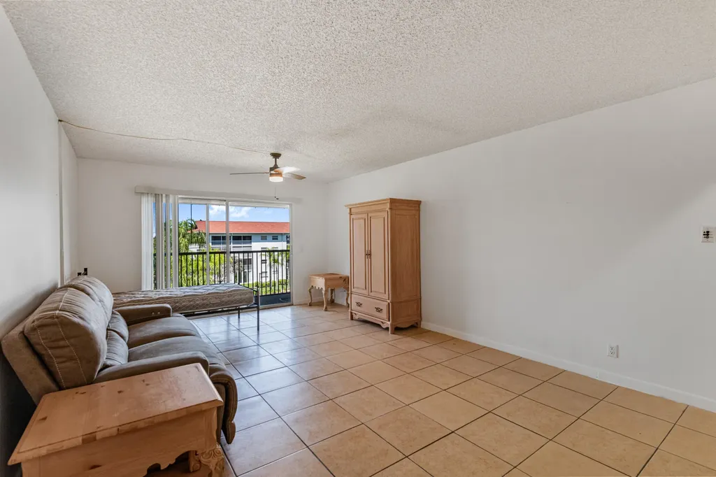 1400 SW 124th Terrace Pembroke Pines FL 33027