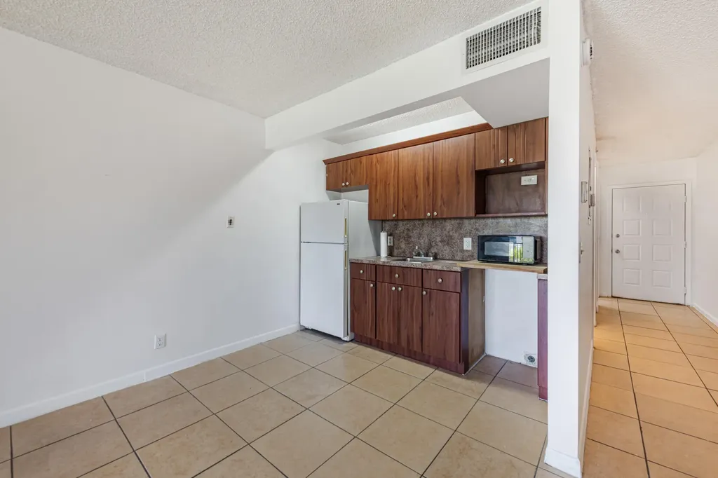 1400 SW 124th Terrace Pembroke Pines FL 33027