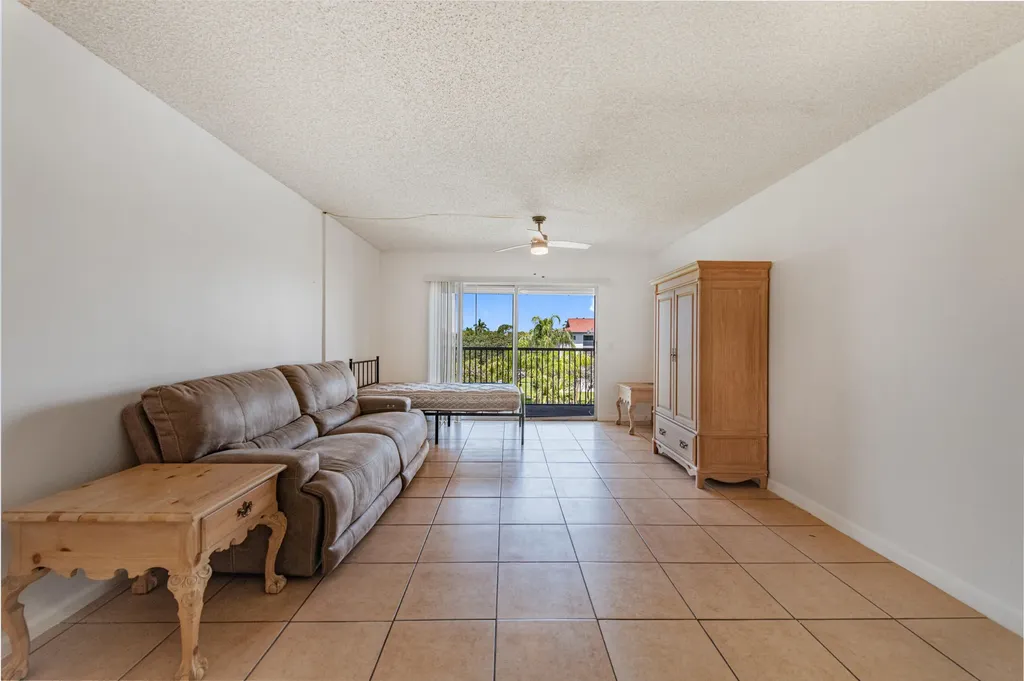 1400 SW 124th Terrace Pembroke Pines FL 33027