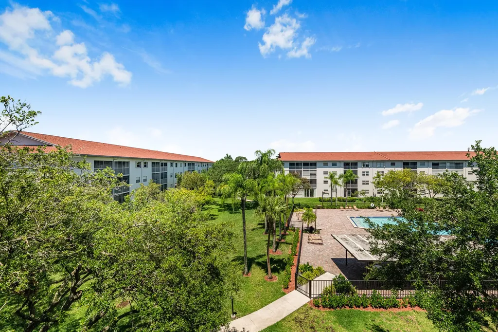 1400 SW 124th Terrace Pembroke Pines FL 33027