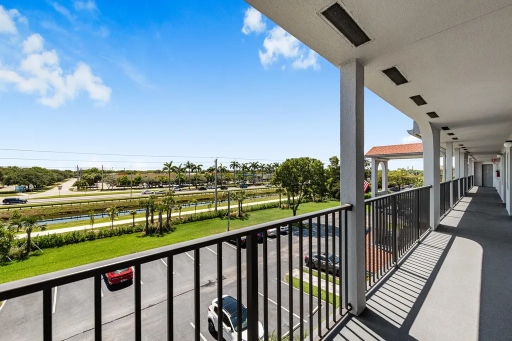 1400 SW 124th Terrace Pembroke Pines FL 33027