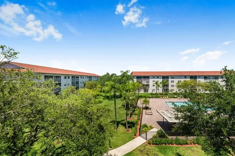1400 SW 124th Terrace Pembroke Pines FL 33027