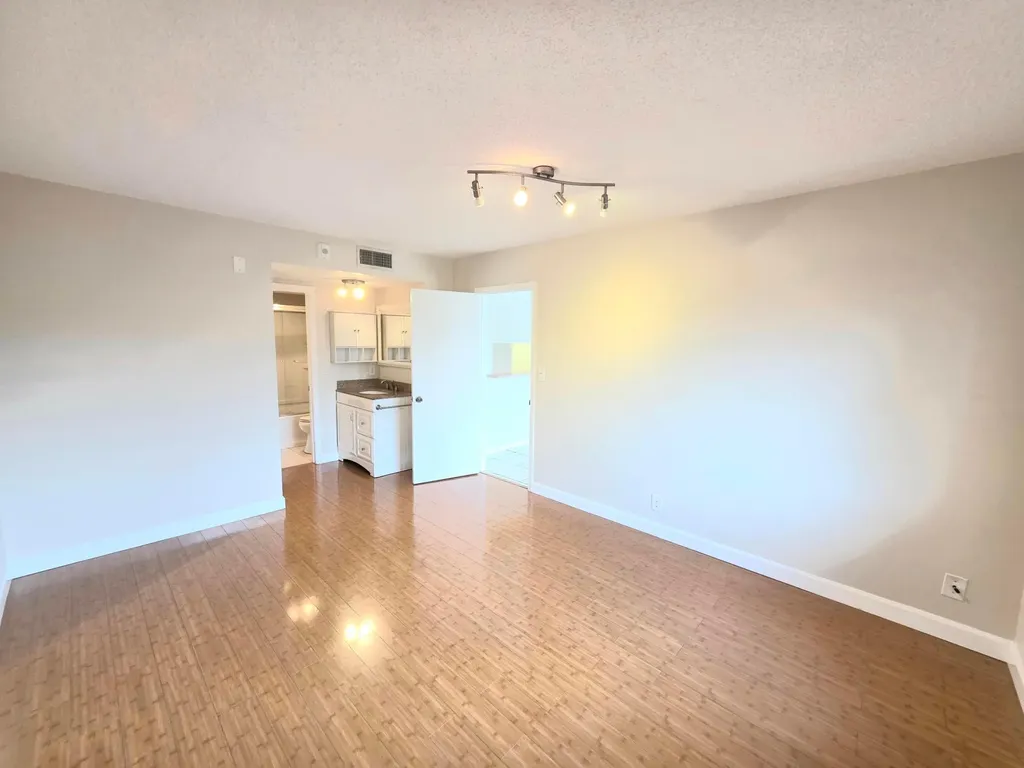 495 SE 8th Street Deerfield Beach FL 33441