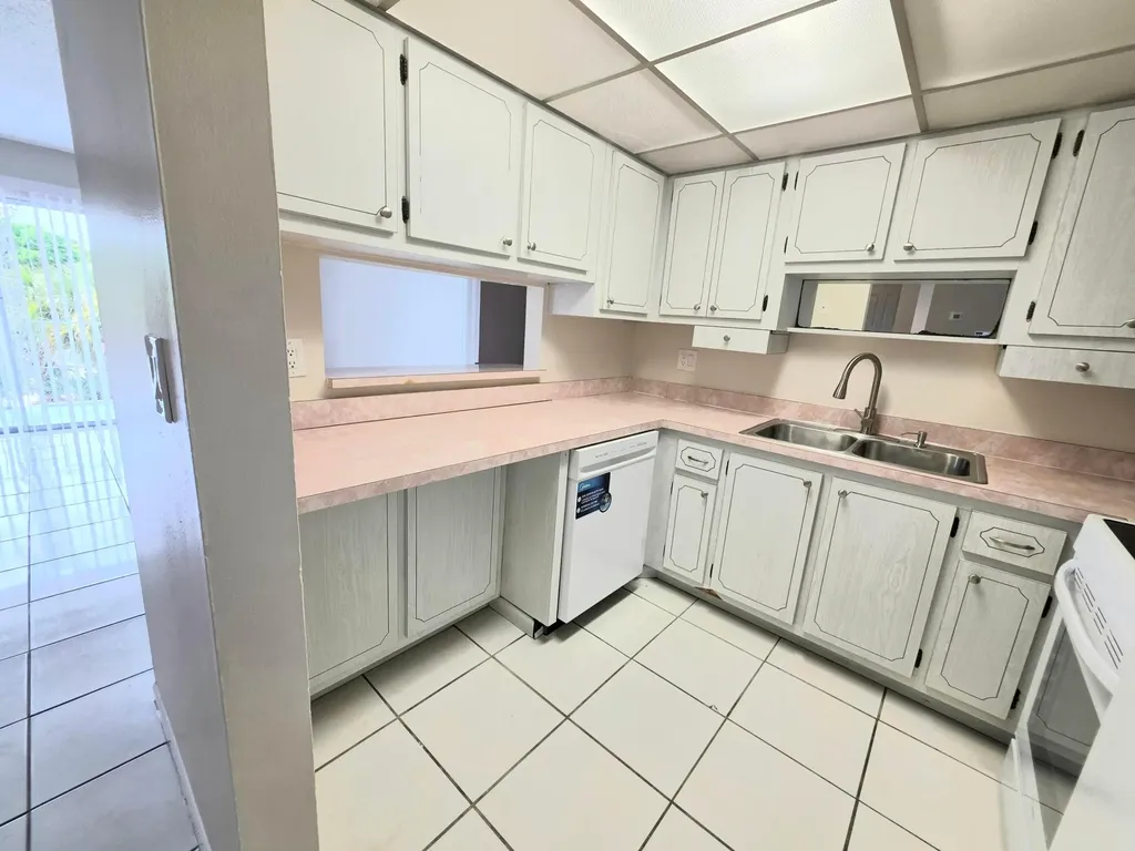 495 SE 8th Street Deerfield Beach FL 33441