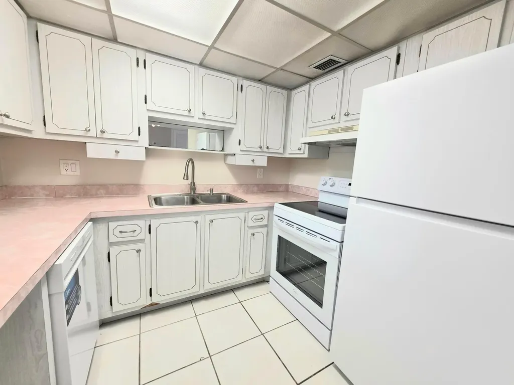 495 SE 8th Street Deerfield Beach FL 33441