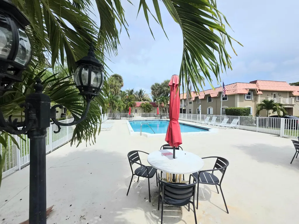 495 SE 8th Street Deerfield Beach FL 33441