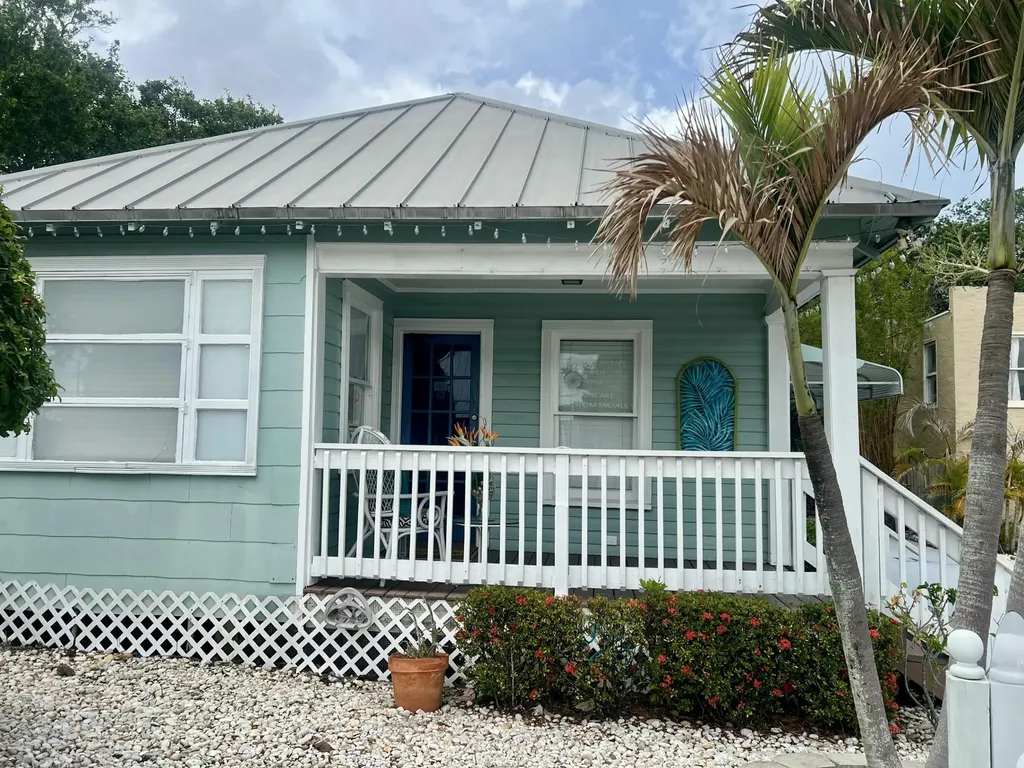 208 Avenue E Fort Pierce FL 34950