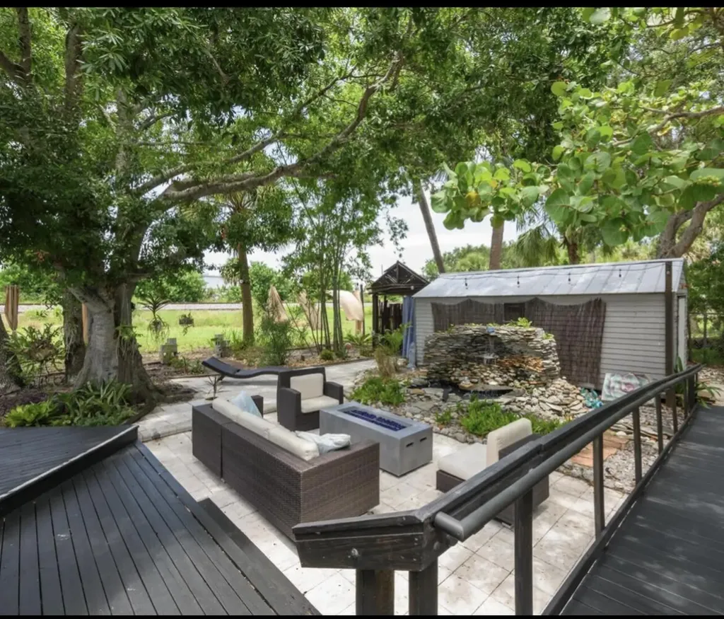 208 Avenue E Fort Pierce FL 34950