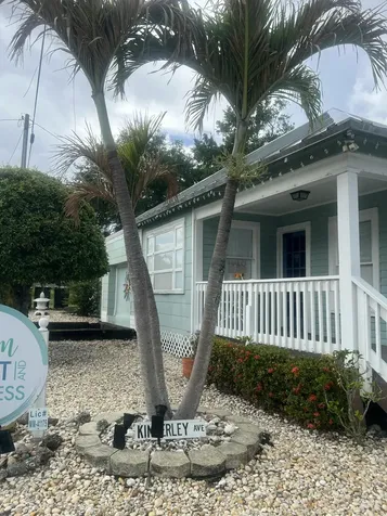 208 E Avenue Fort Pierce FL 34950