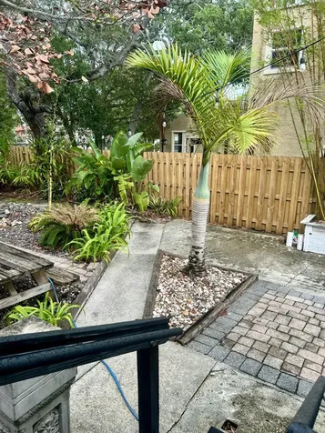 208 E Avenue Fort Pierce FL 34950