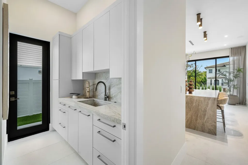 748 NE 72nd Street Boca Raton FL 33487