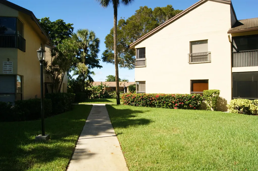 3781 Cocoplum Circle Coconut Creek FL 33063