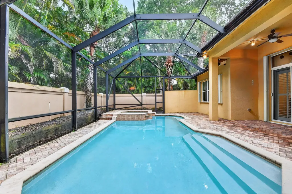 10247 Isle Wynd Court Boynton Beach FL 33437