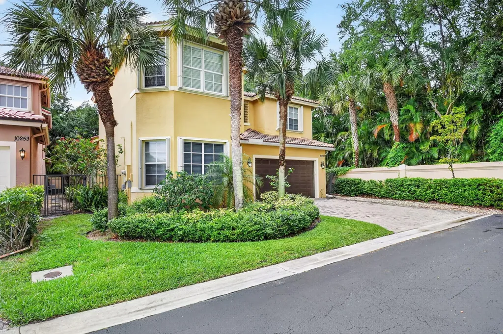 10247 Isle Wynd Court Boynton Beach FL 33437