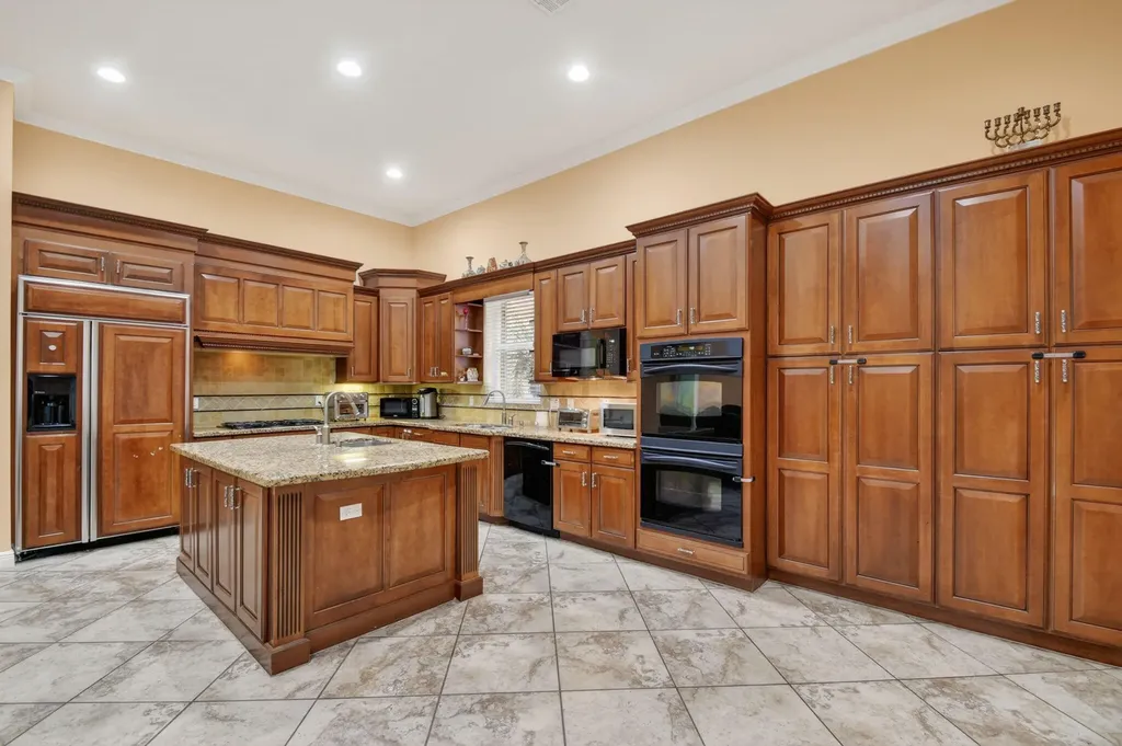 10247 Isle Wynd Court Boynton Beach FL 33437