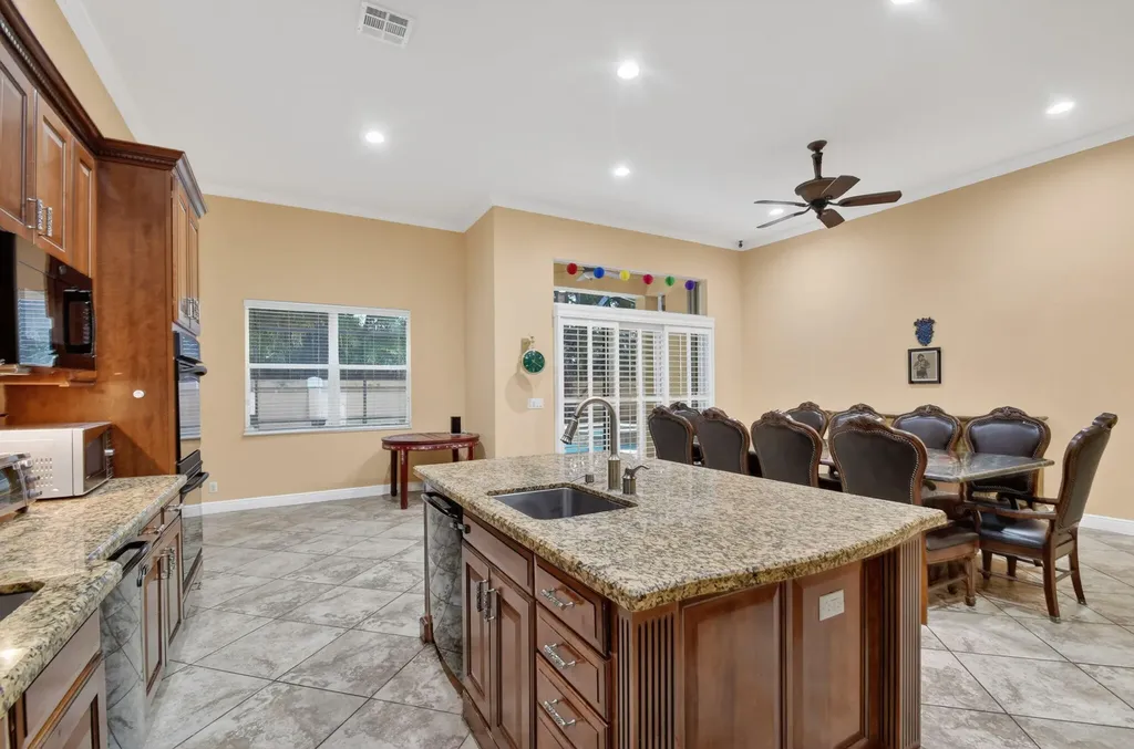 10247 Isle Wynd Court Boynton Beach FL 33437