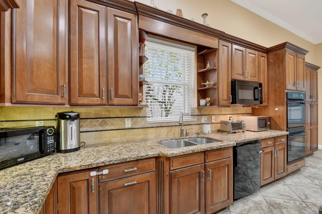 10247 Isle Wynd Court Boynton Beach FL 33437