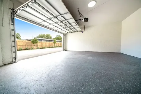 333 NW 41st Street Oakland Park FL 33309