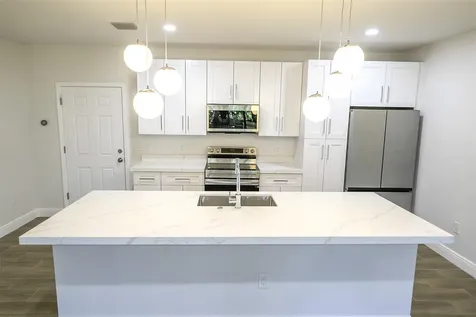 333 NW 41st Street Oakland Park FL 33309