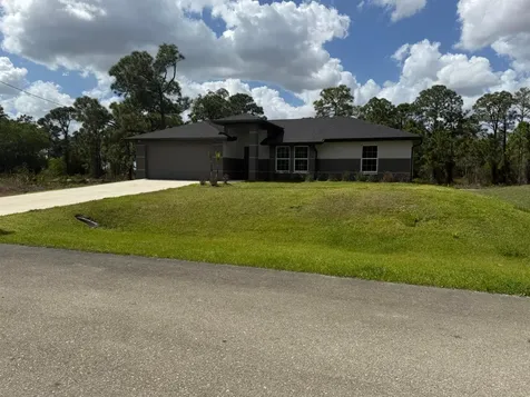 1046 S Cheney Avenue Avenue S Lehigh Acres FL 33974
