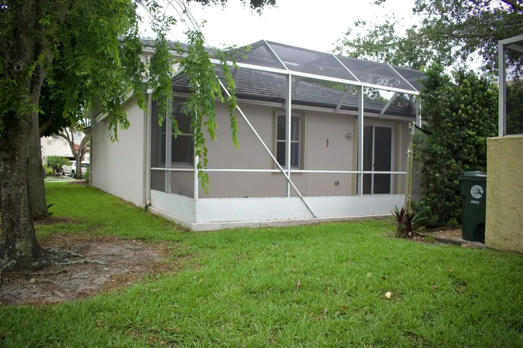 4907 Pelican Manor Coconut Creek FL 33073
