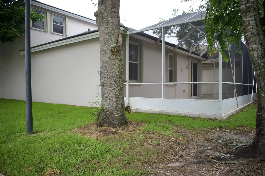 4907 Pelican Manor Coconut Creek FL 33073