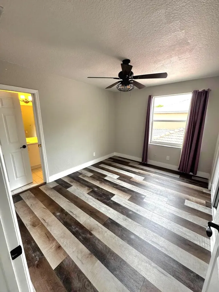 4907 Pelican Manor Coconut Creek FL 33073
