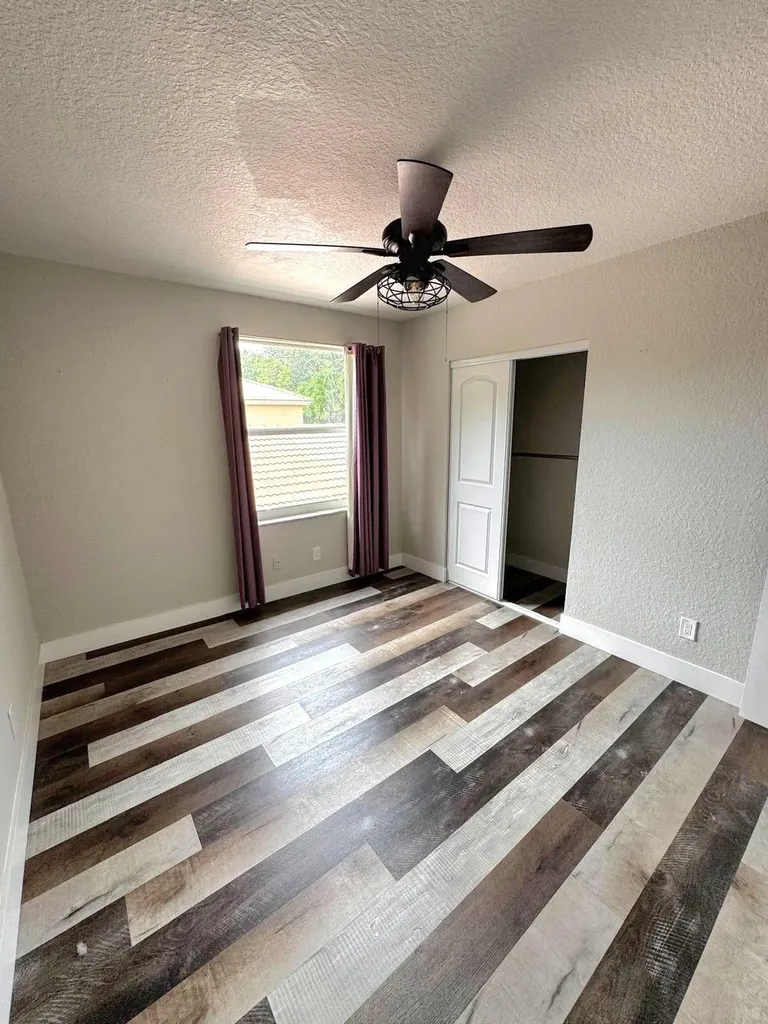 4907 Pelican Manor Coconut Creek FL 33073