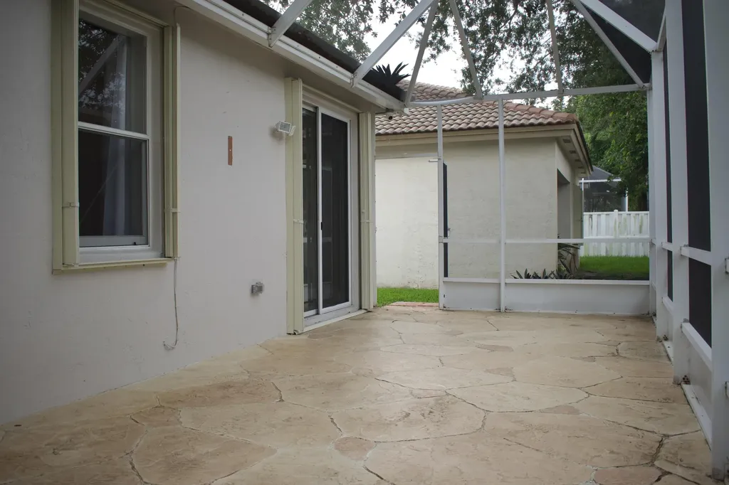 4907 Pelican Manor Coconut Creek FL 33073
