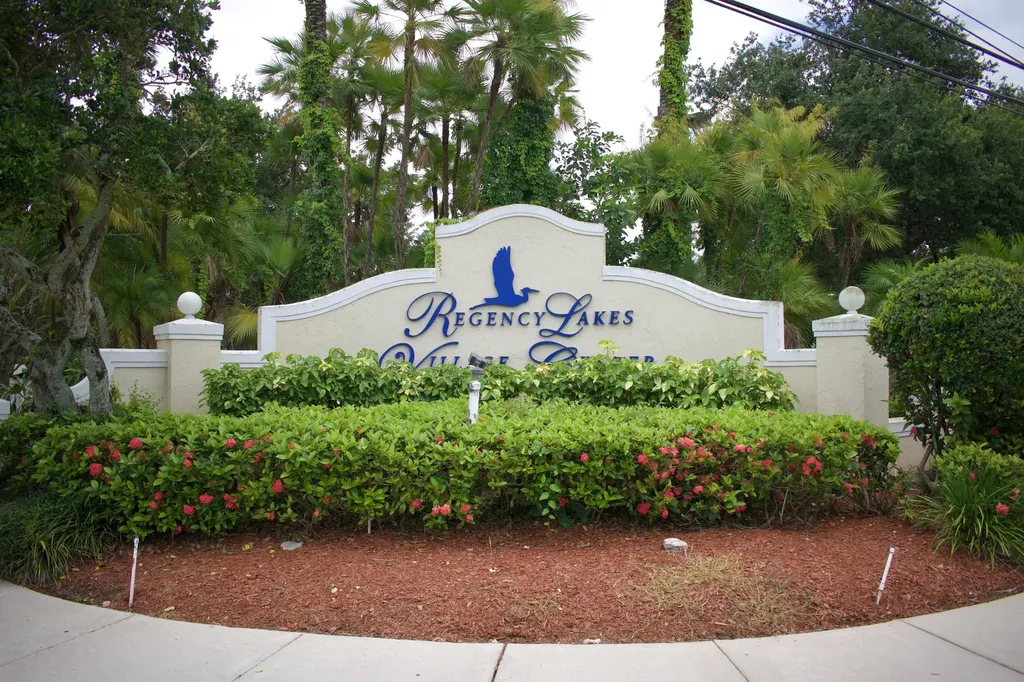 4907 Pelican Manor Coconut Creek FL 33073