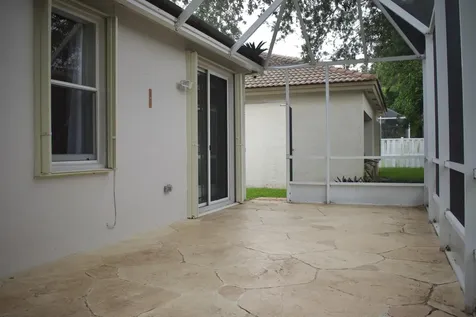 4907 Pelican Manor Coconut Creek FL 33073
