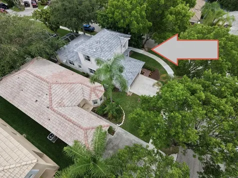 4907 Pelican Manor Coconut Creek FL 33073