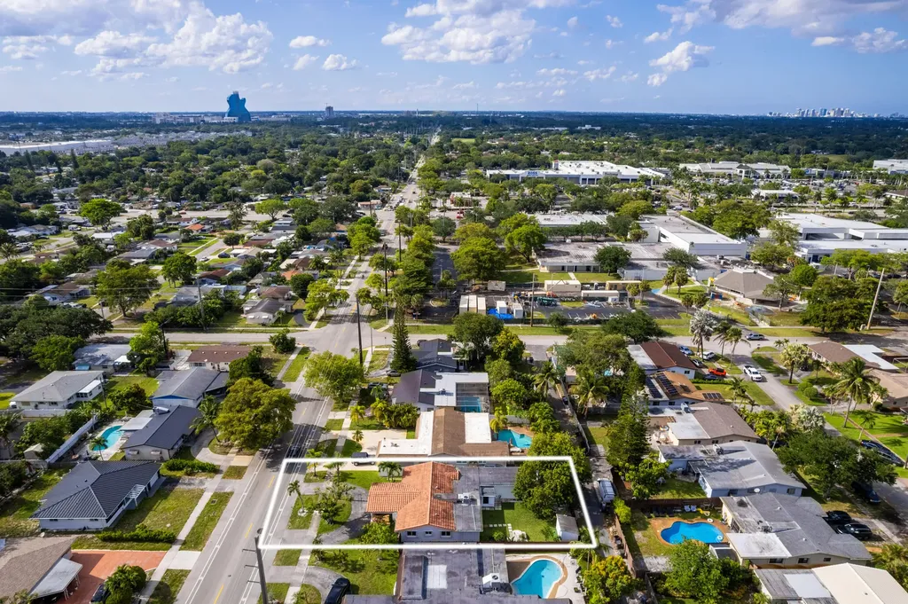 2141 N 56th Avenue Hollywood FL 33021